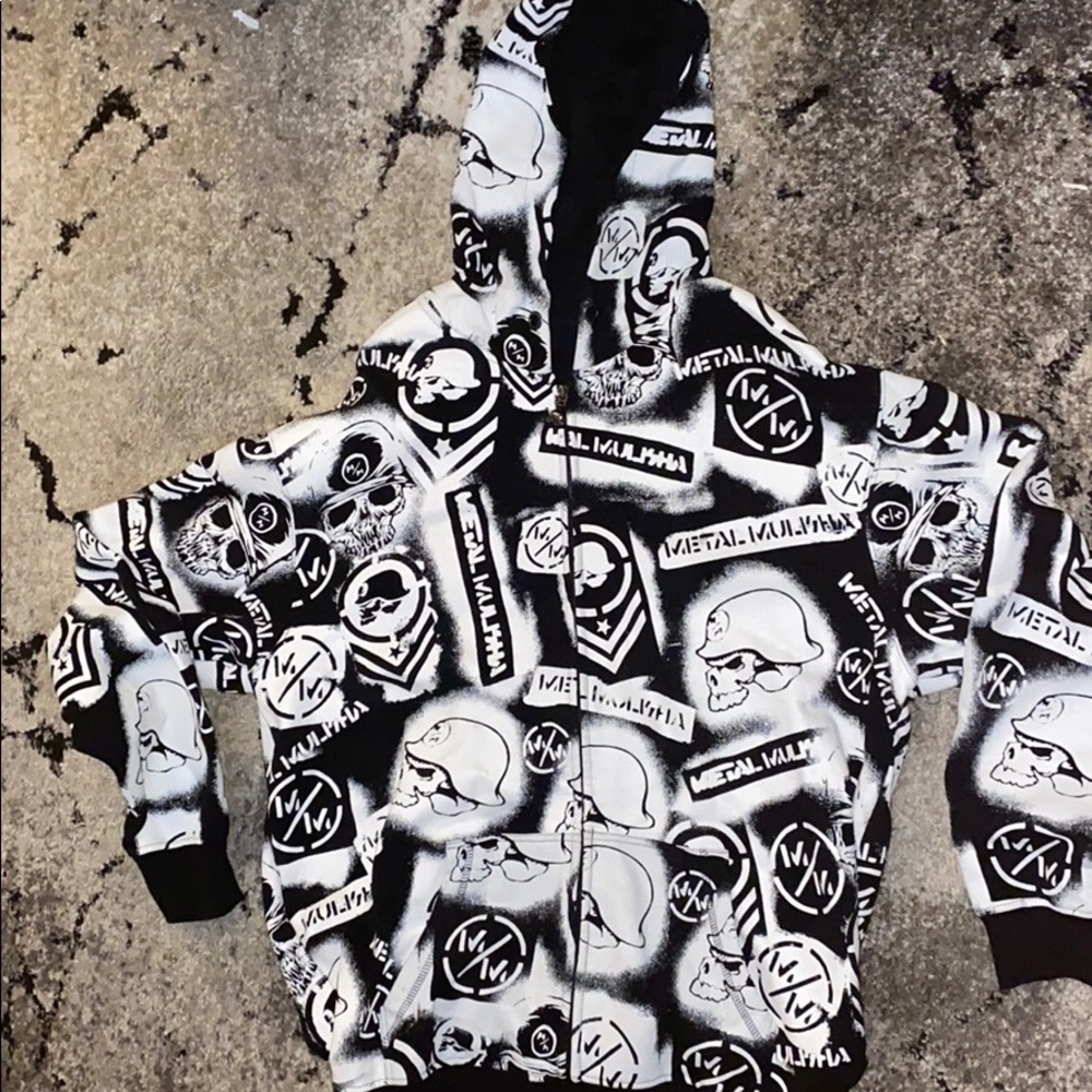 Men’s XL Metalmulisha hoodie.